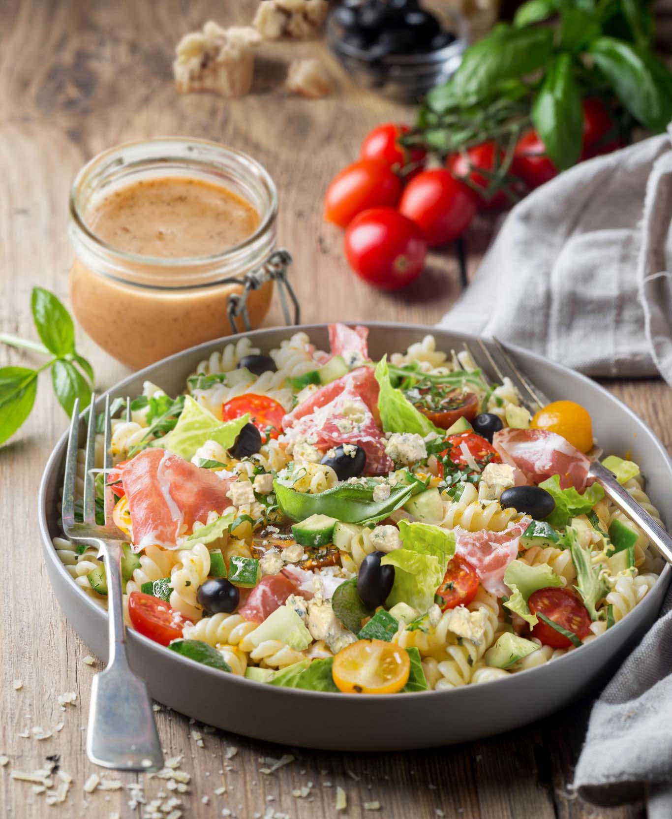 Vegetable Pasta and Crispy Prosciutto Ham and Gorgonzola Cheese Salad