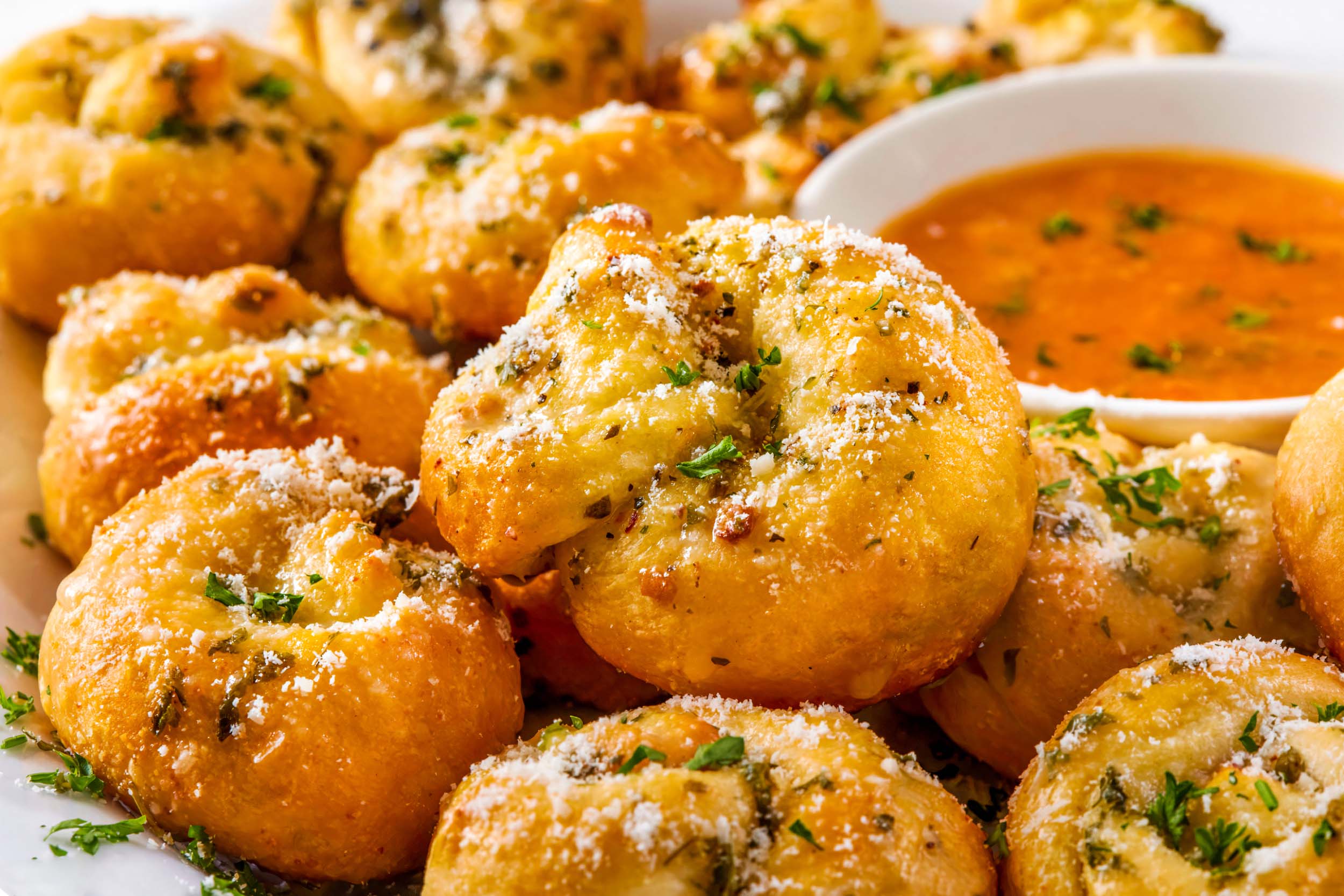 Sauce Craft Garlic Parmesan Bread Knots